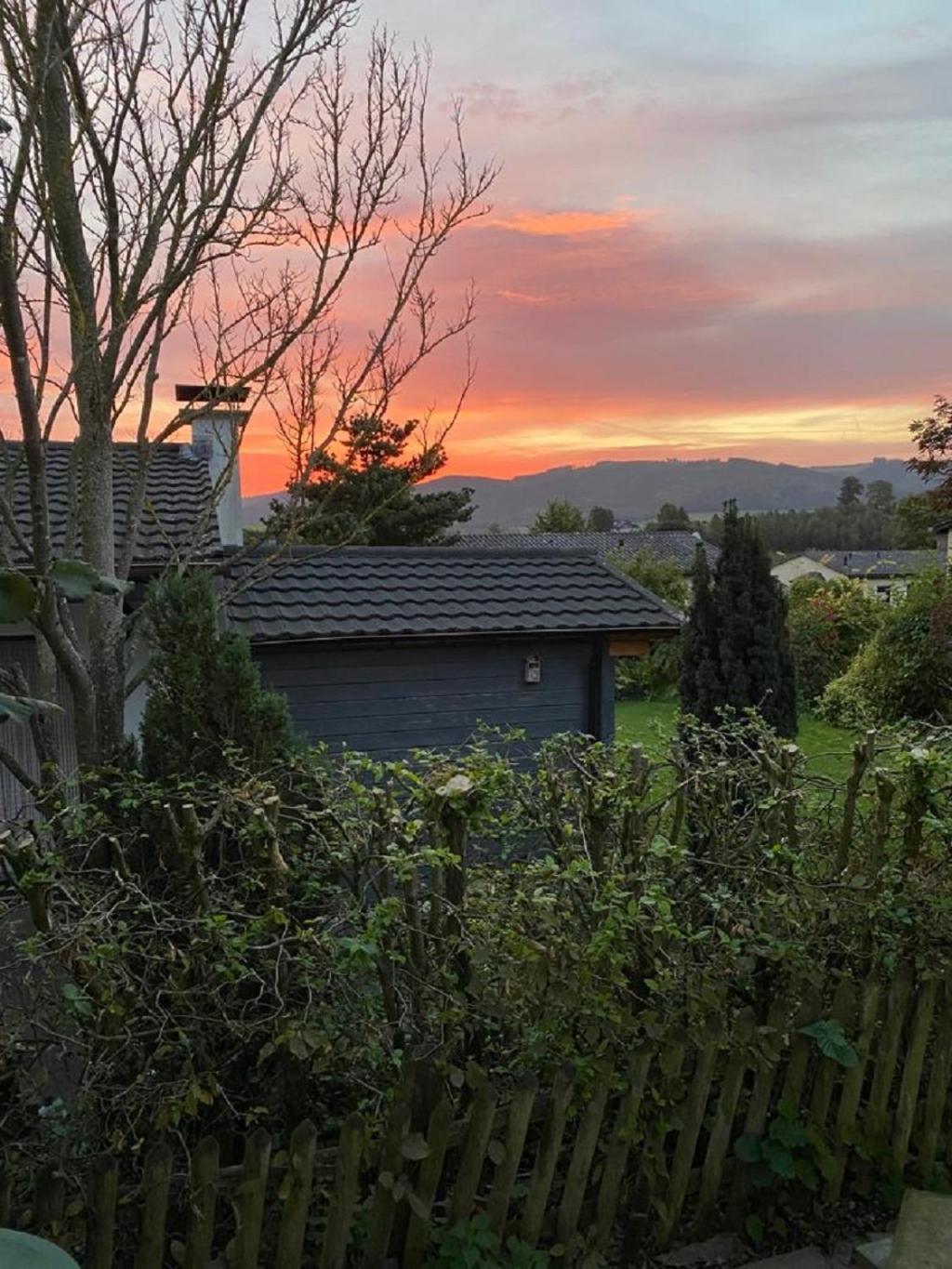 Ferienhaus Glueckspilz Beim Hennesee Meschede Exterior photo